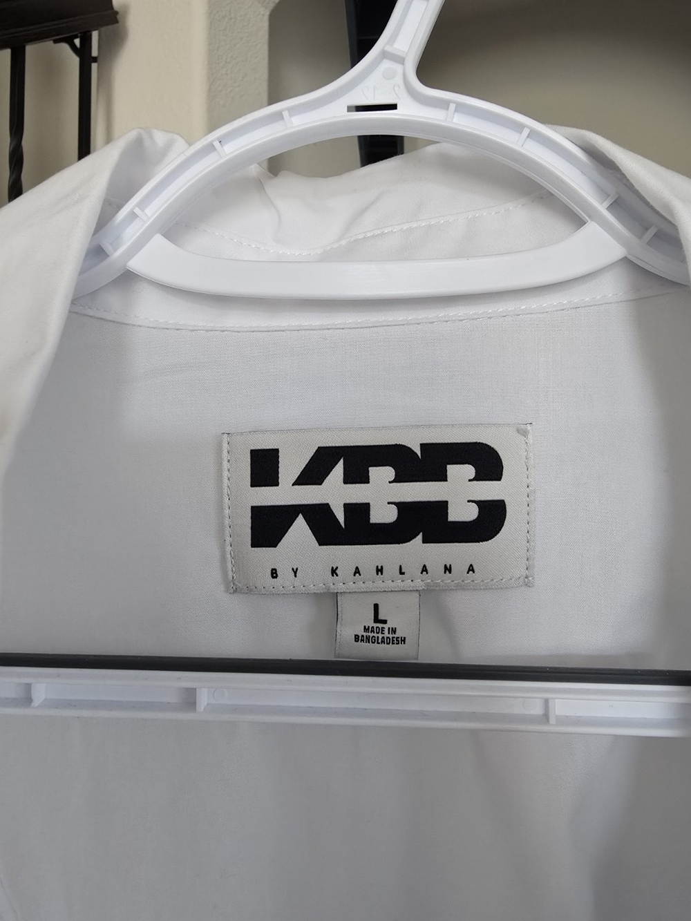 Kahlana white button-down shirt in size L - Picture 2 of 4